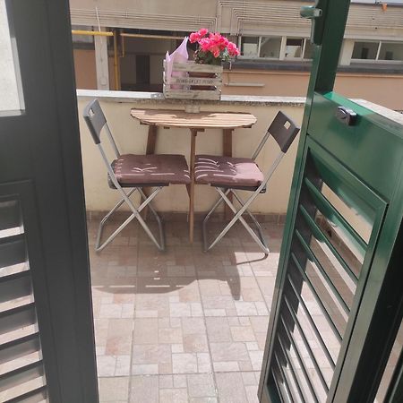 פראטו Palazzo Guasti Appartamento Guido מראה חיצוני תמונה