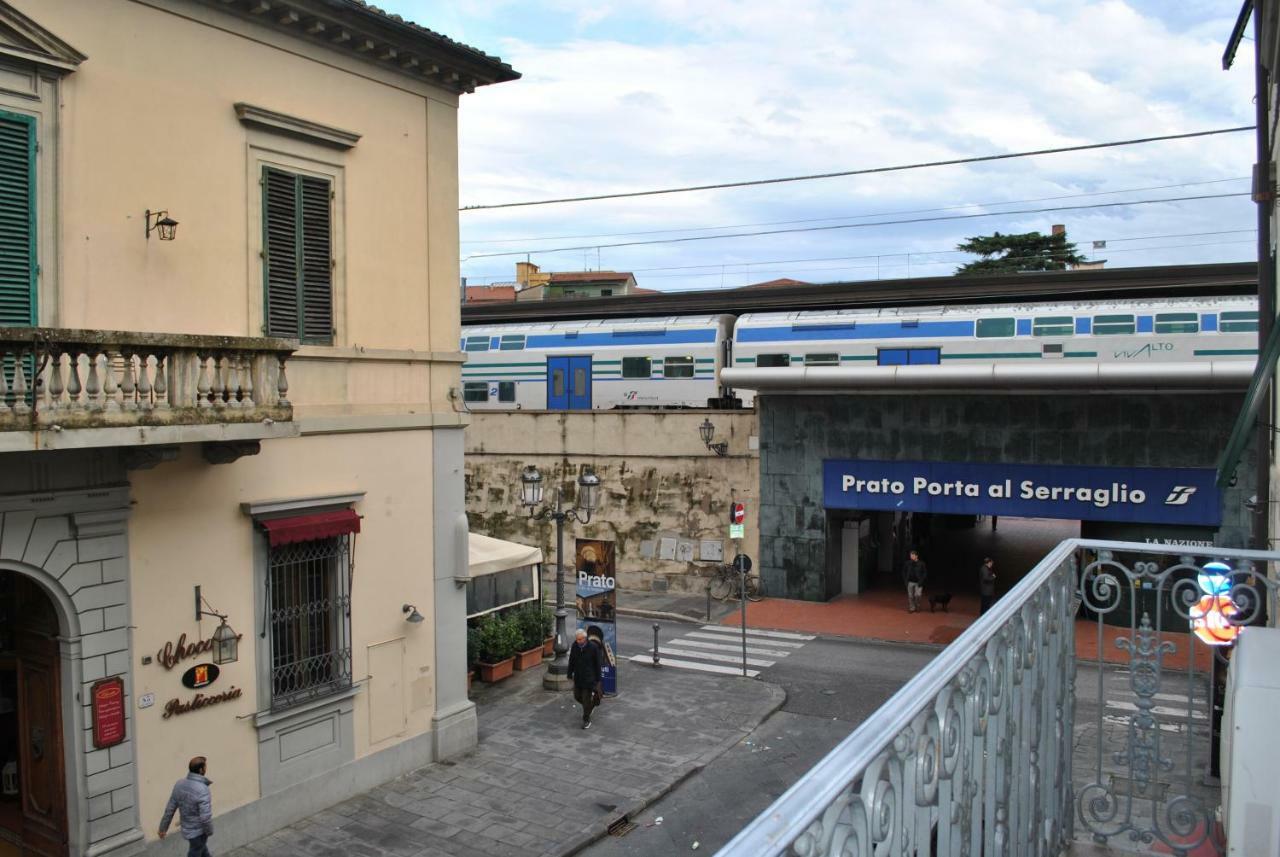 פראטו Palazzo Guasti Appartamento Guido מראה חיצוני תמונה